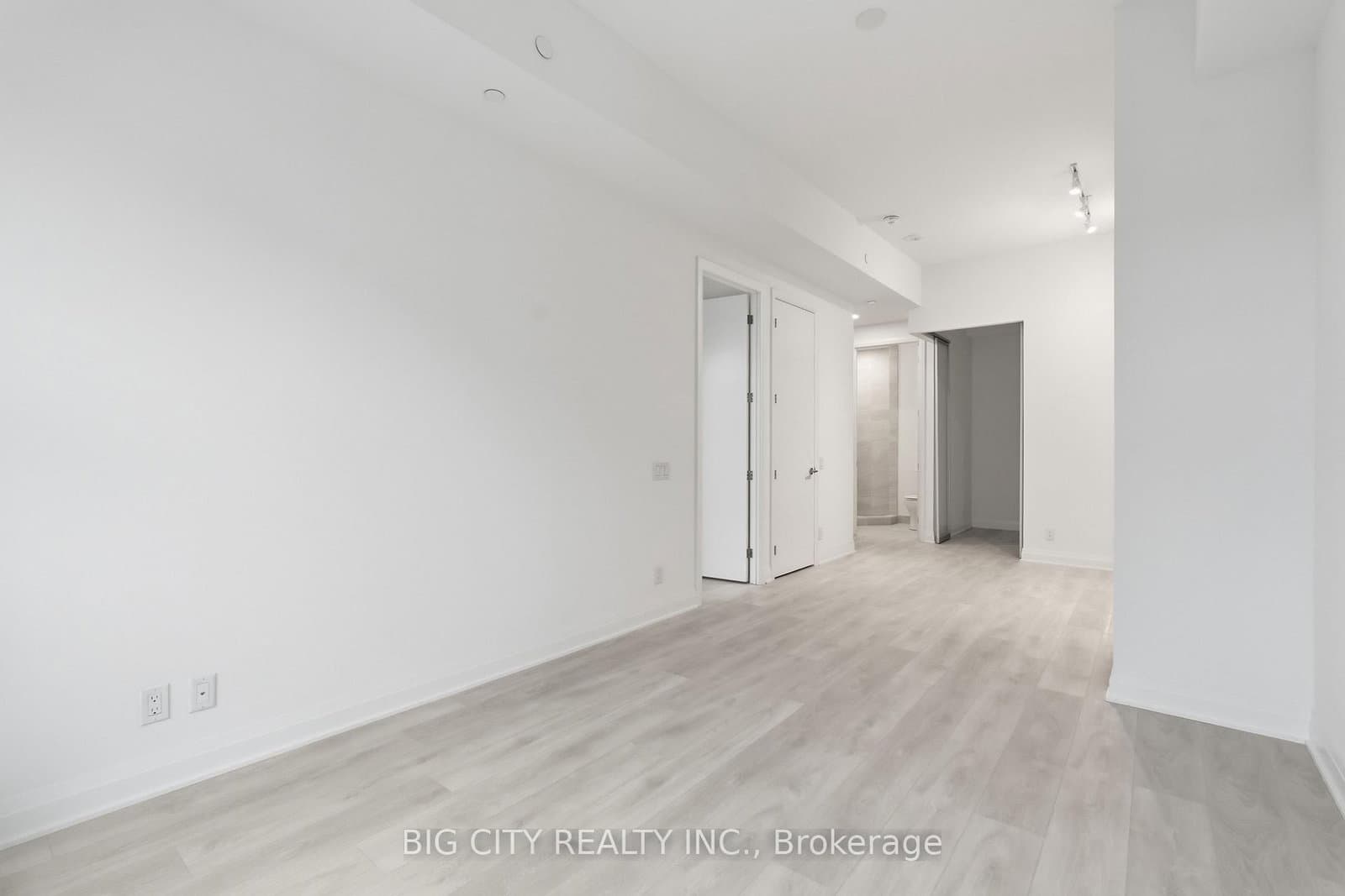 25 Frederick Todd Way, Unit 201 thumbnail 9