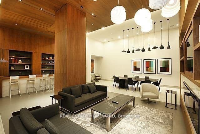 295 W Adelaide Street W, Unit 1803 thumbnail 13