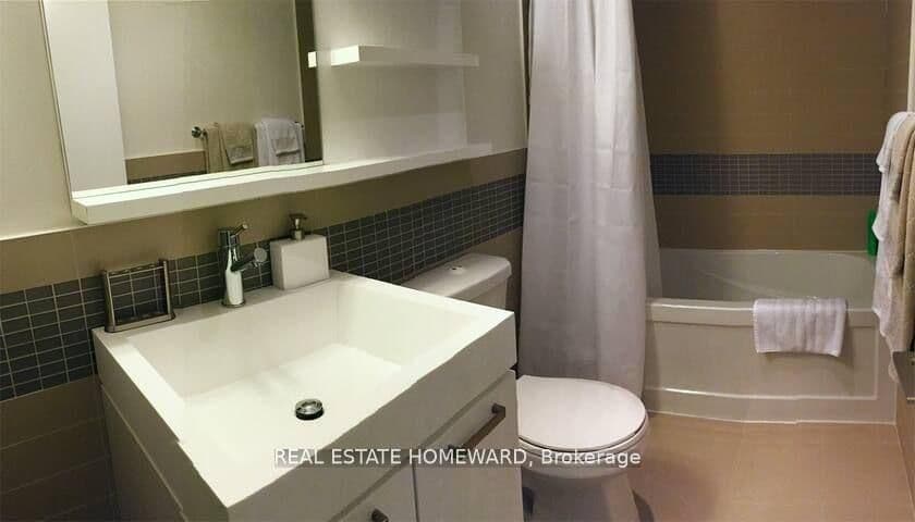 295 W Adelaide Street W, Unit 1803 thumbnail 9
