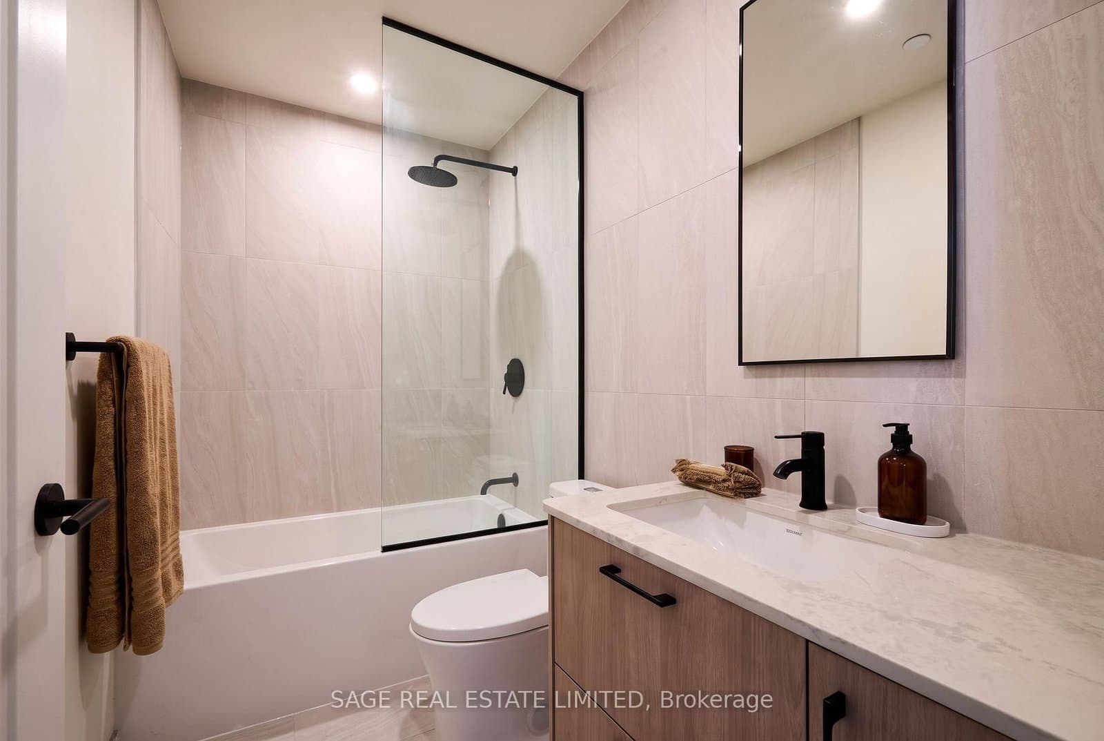 109 Erskine Avenue, Unit 608 thumbnail 12