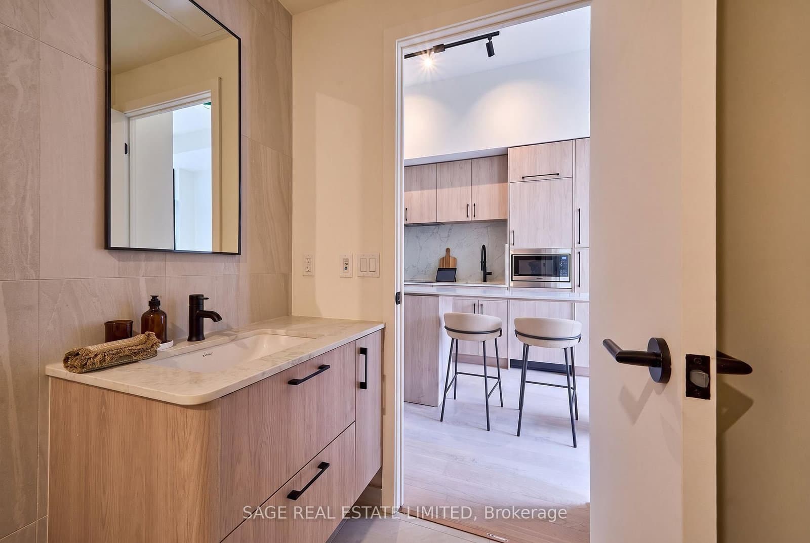 109 Erskine Avenue, Unit 608 thumbnail 13