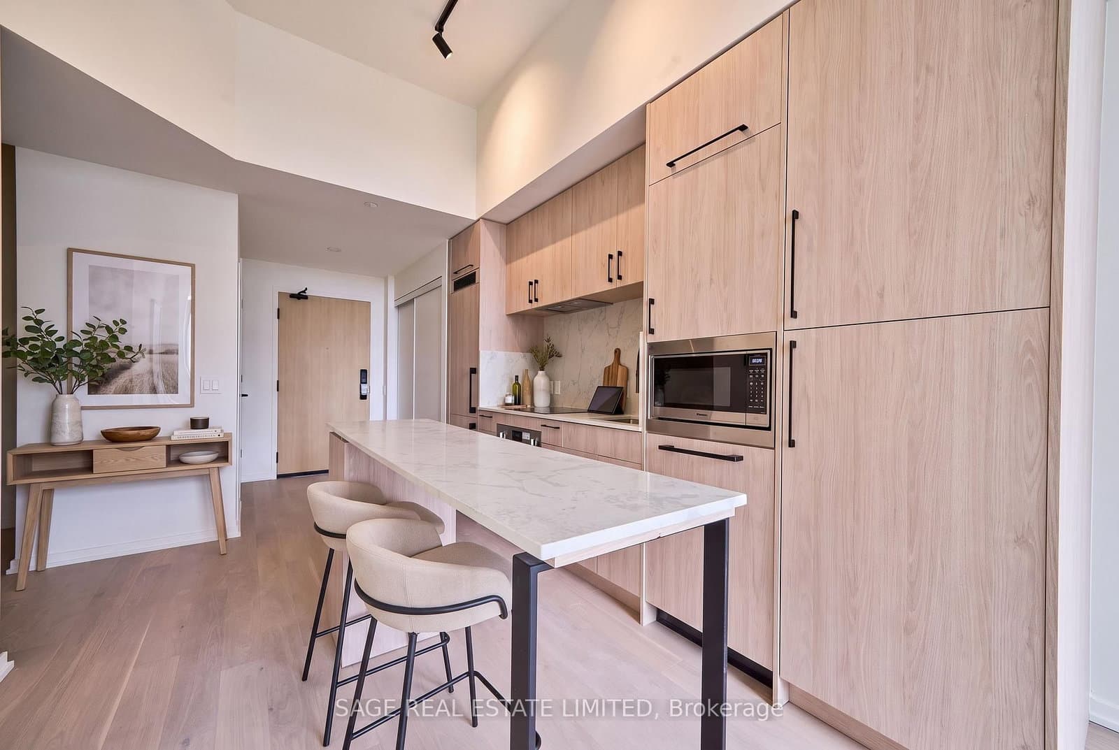 109 Erskine Avenue, Unit 608 thumbnail 5