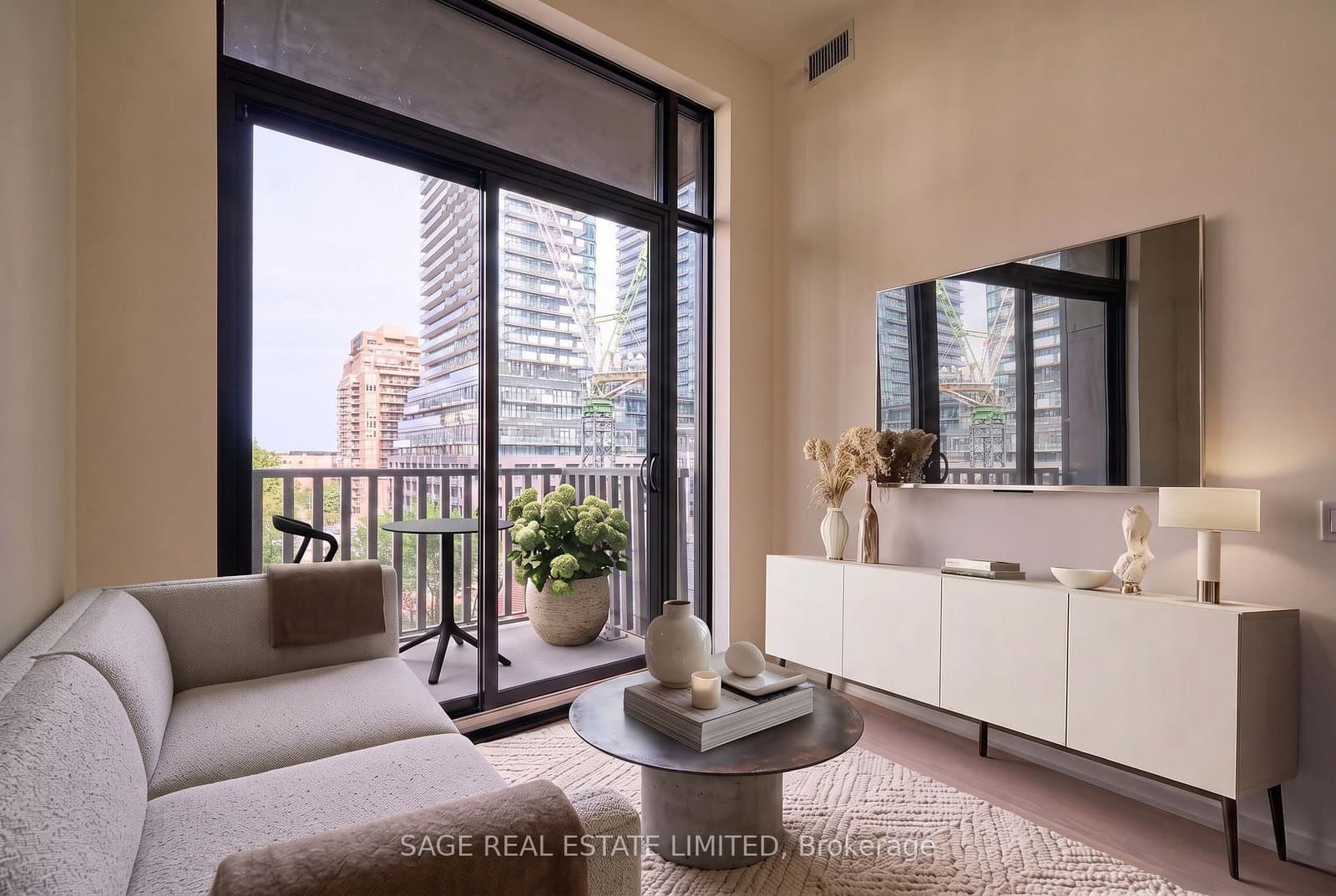 109 Erskine Avenue, Unit 608 thumbnail 7