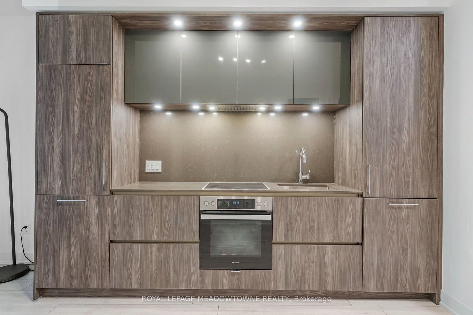 15 Mercer Street, Unit 813 thumbnail 9