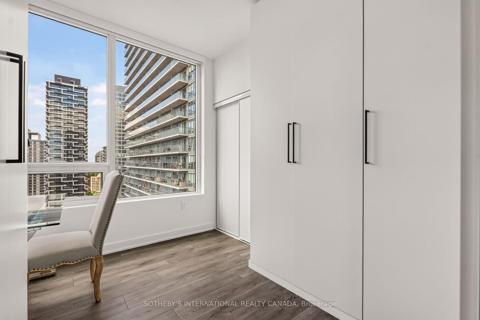 127 W BROADWAY Avenue, Unit 2302 thumbnail 7