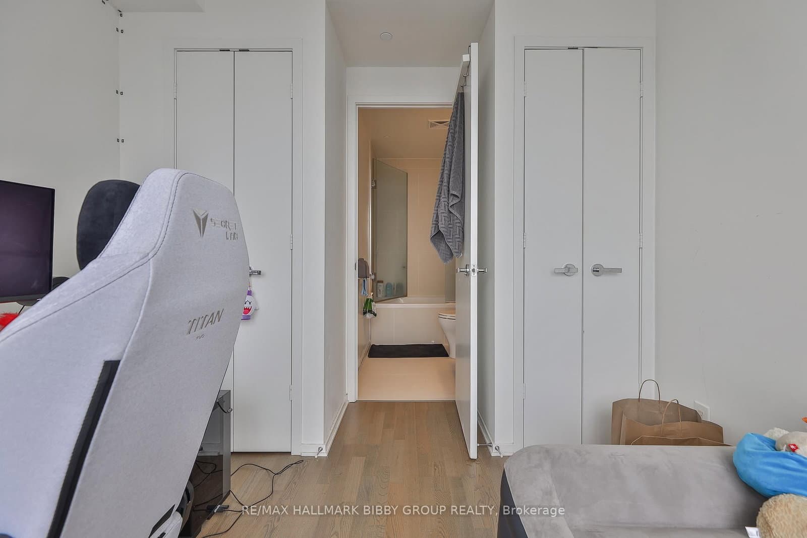 1 Bloor Street E, Unit 3807 thumbnail 13