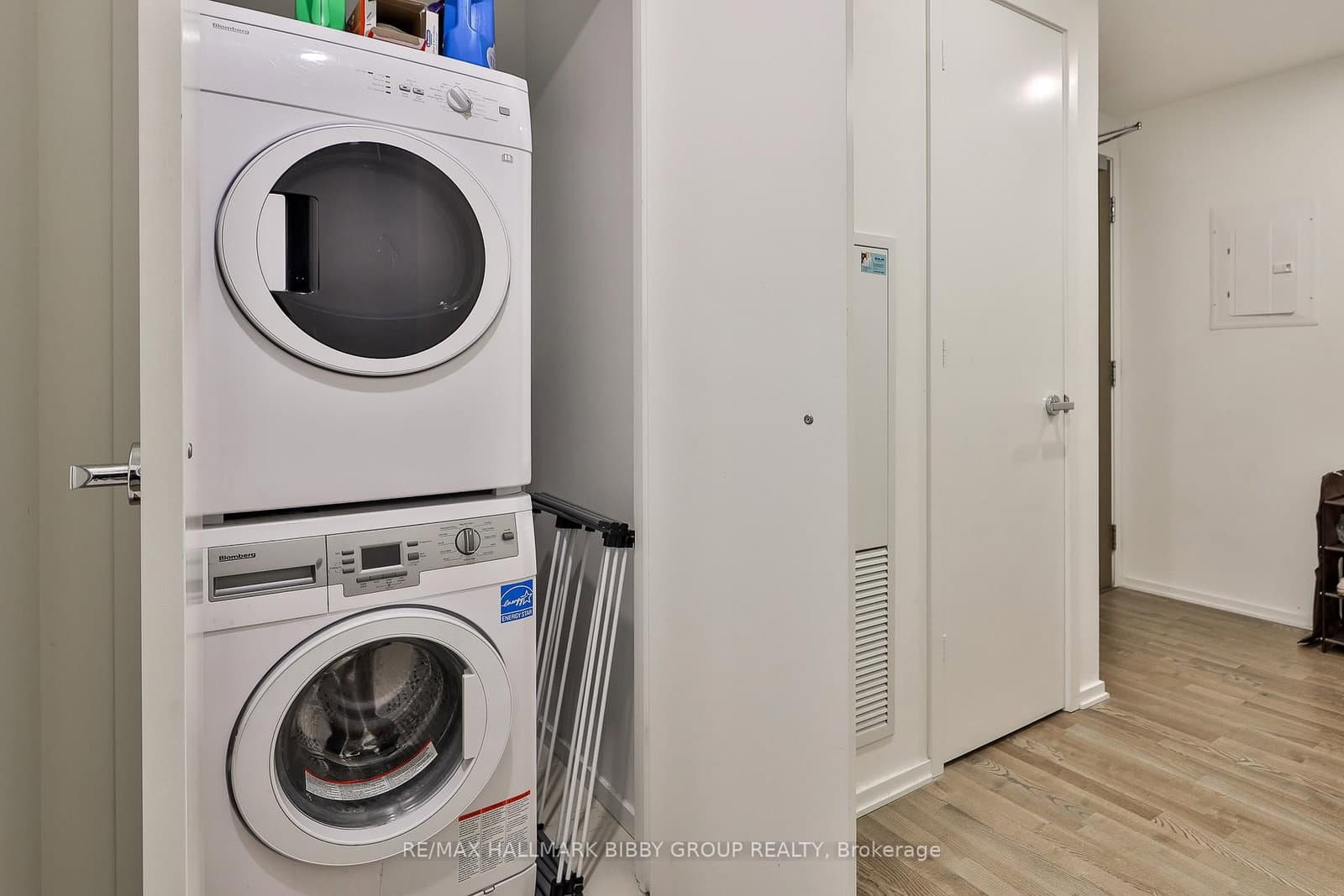 1 Bloor Street E, Unit 3807 thumbnail 20