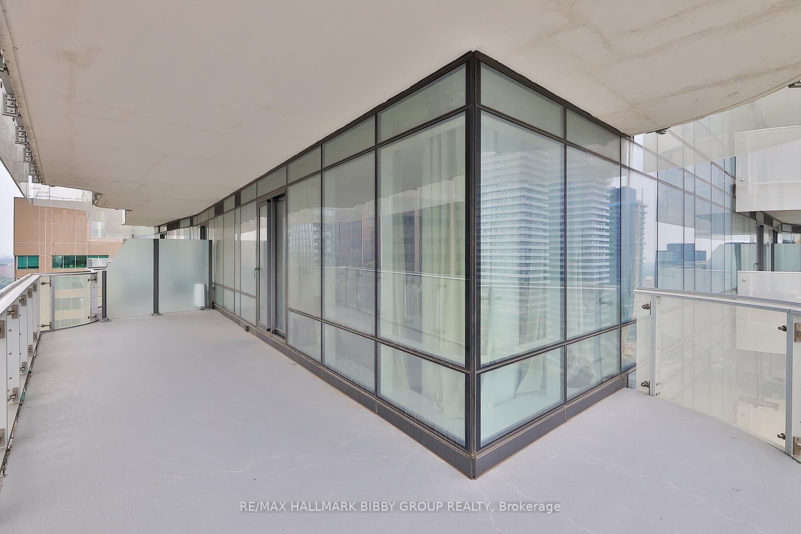 1 Bloor Street E, Unit 3807 thumbnail 21