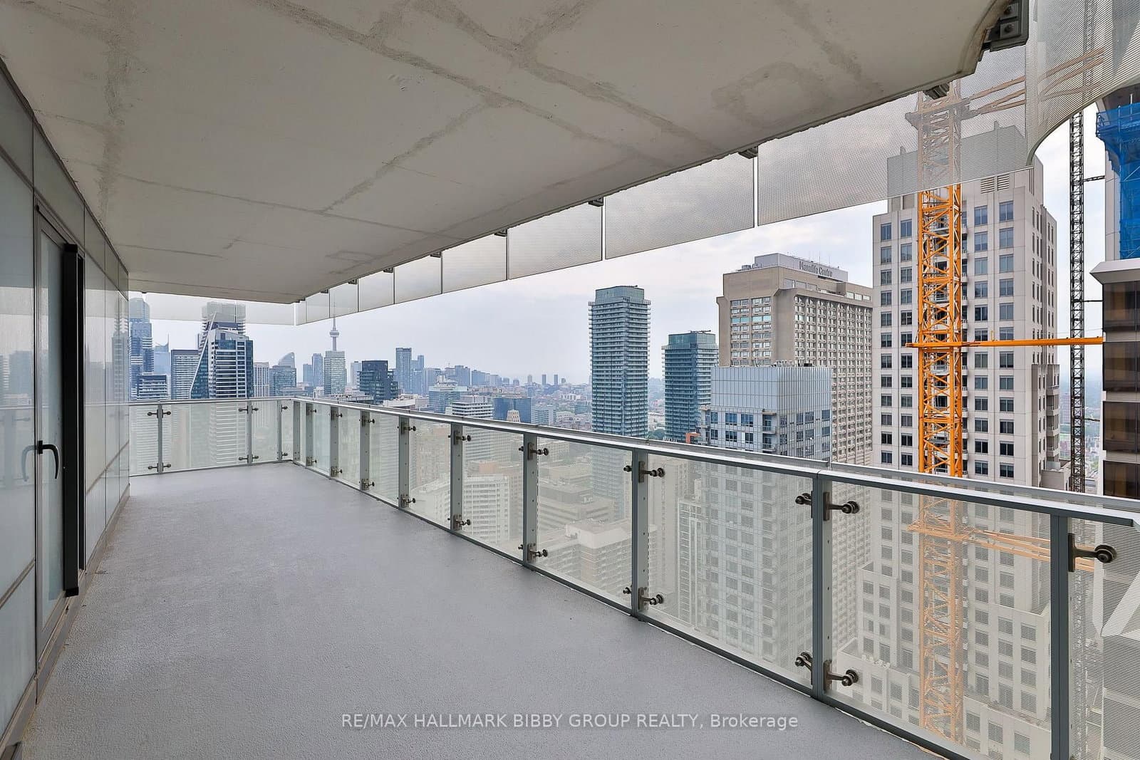 1 Bloor Street E, Unit 3807 thumbnail 23