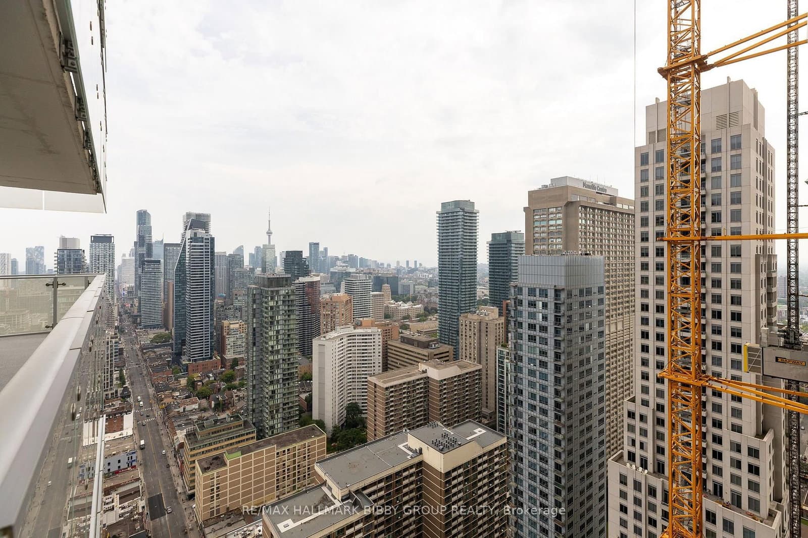 1 Bloor Street E, Unit 3807 thumbnail 26
