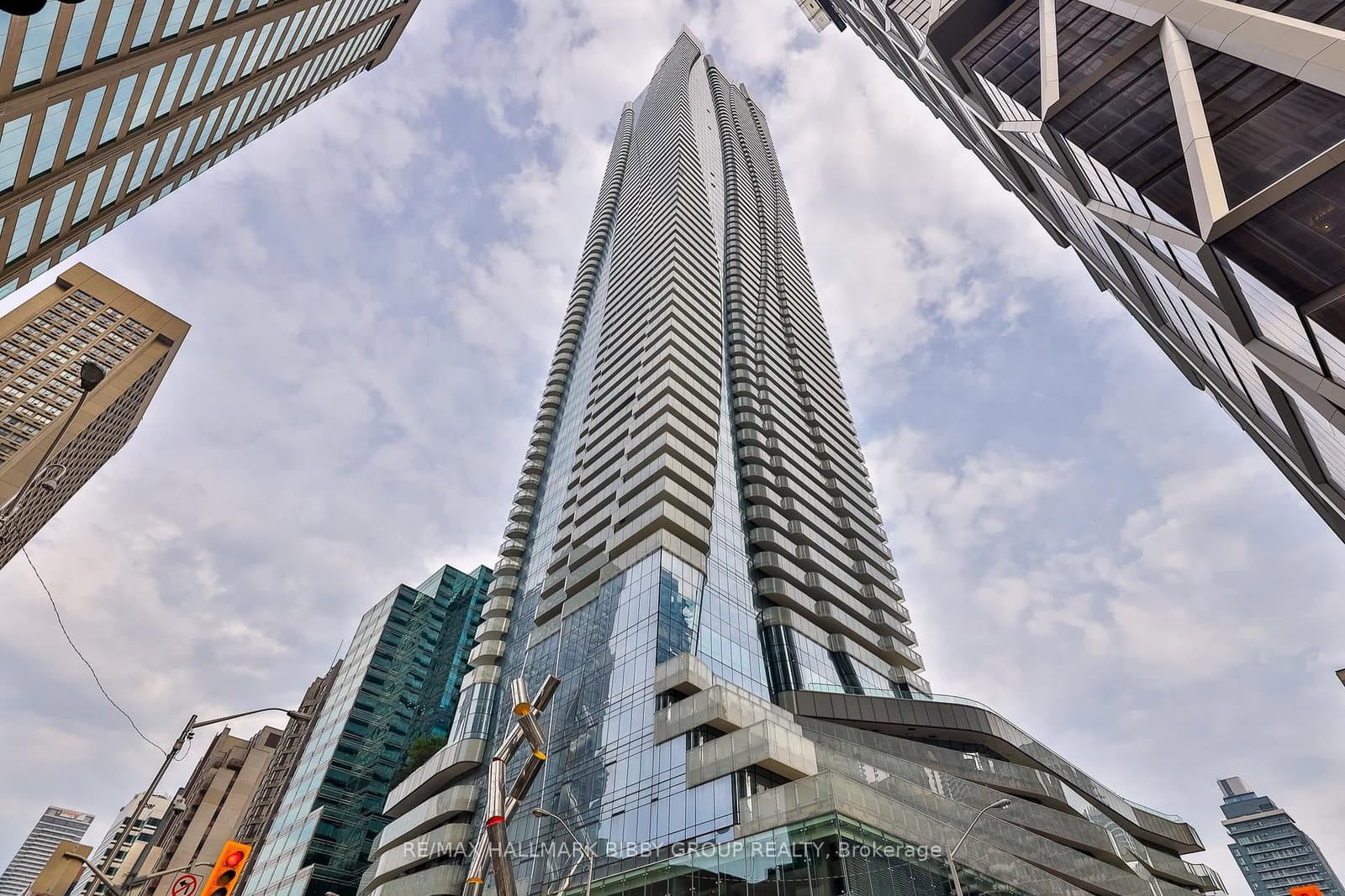 1 Bloor Street E, Unit 3807 thumbnail 29