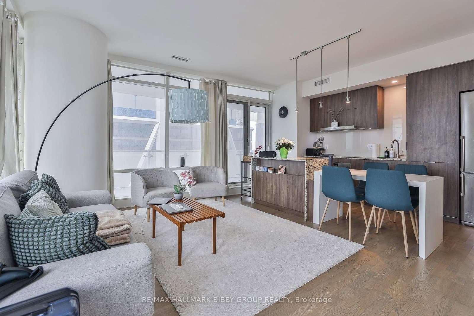 1 Bloor Street E, Unit 3807 thumbnail 5