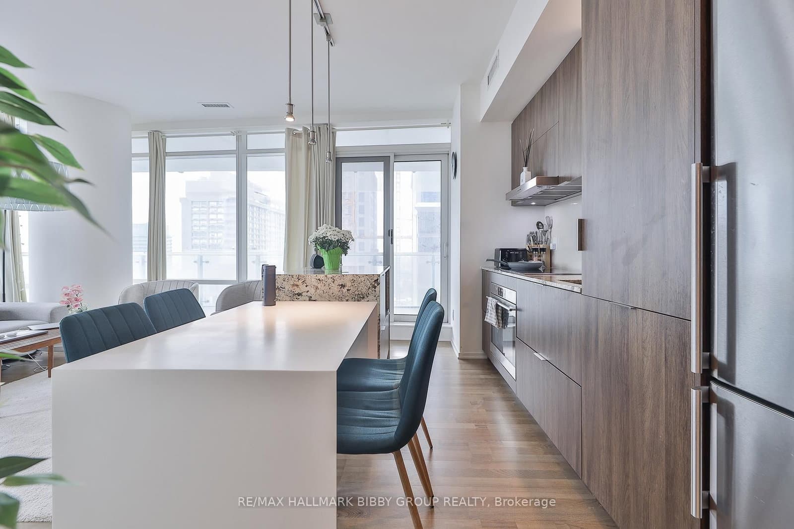 1 Bloor Street E, Unit 3807 thumbnail 6