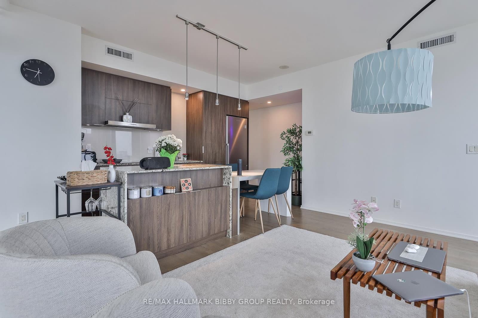 1 Bloor Street E, Unit 3807 thumbnail 7