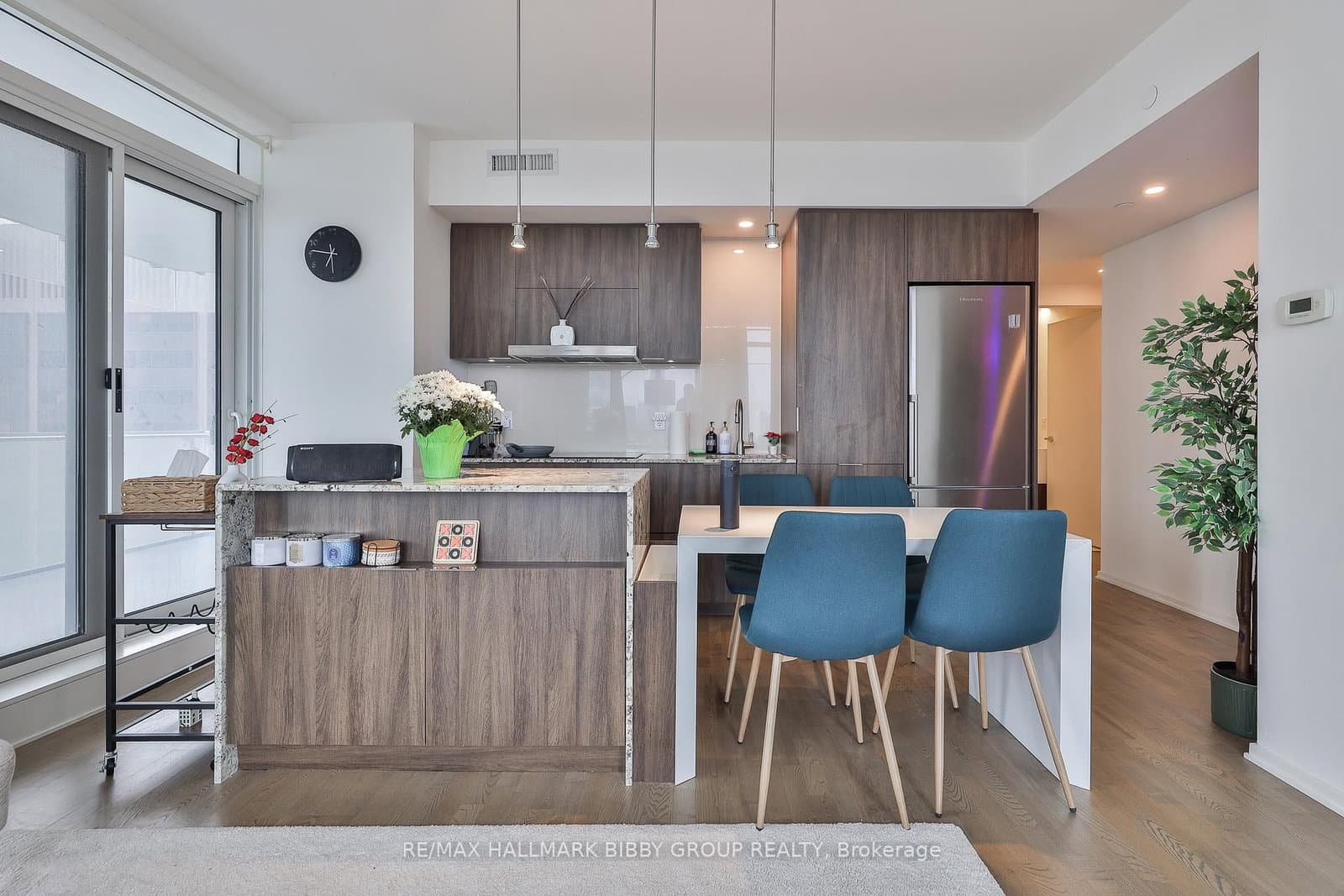 1 Bloor Street E, Unit 3807 thumbnail 8
