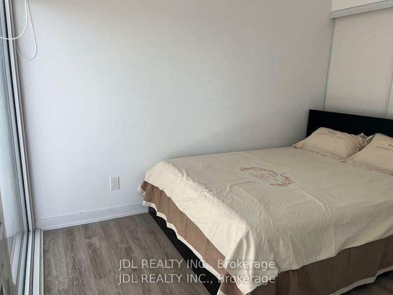 42 Charles Street E, Unit 3609 thumbnail 4
