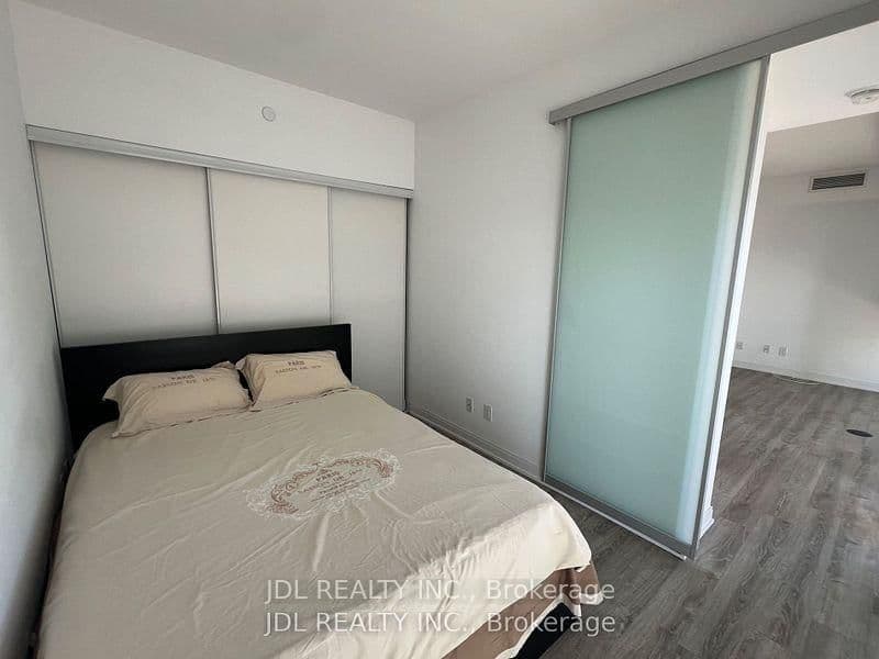 42 Charles Street E, Unit 3609 thumbnail 5