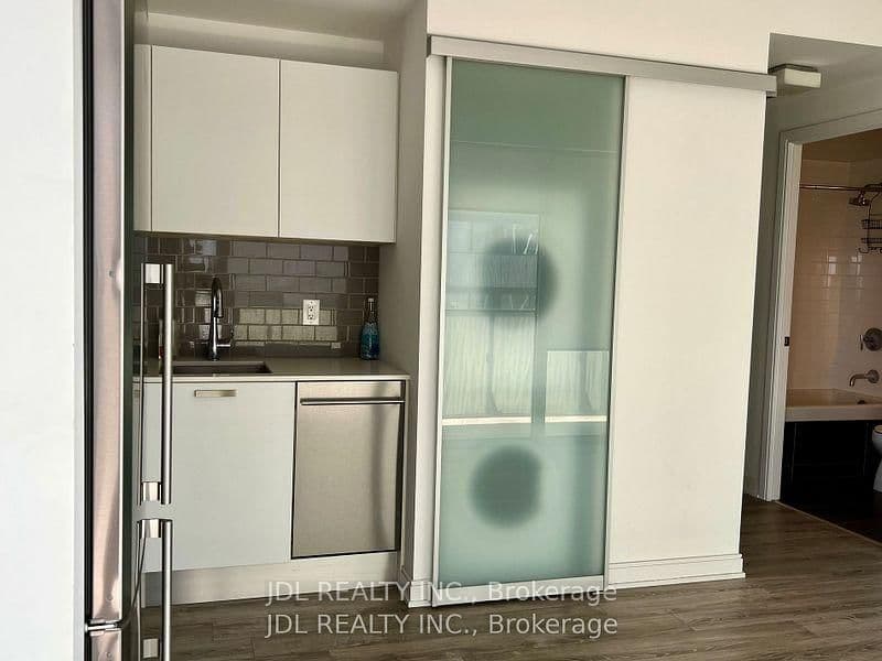 42 Charles Street E, Unit 3609 thumbnail 6