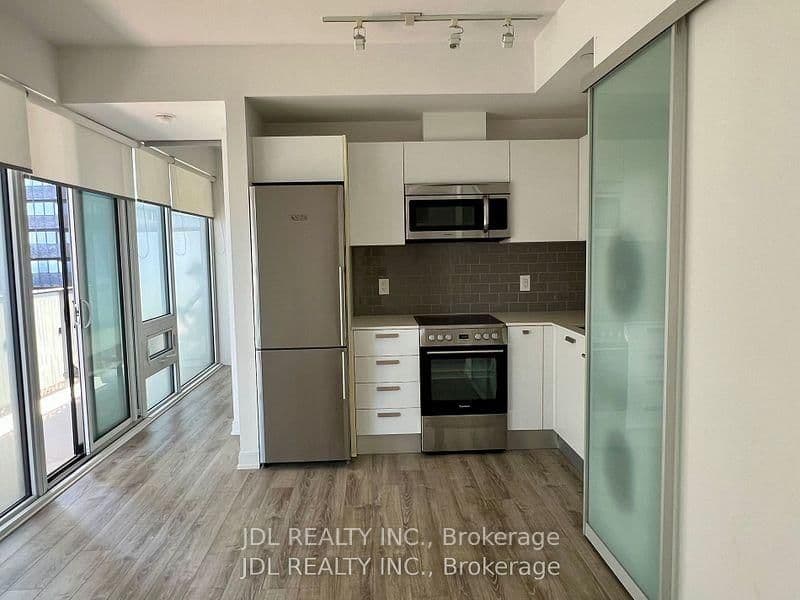 42 Charles Street E, Unit 3609 thumbnail 8