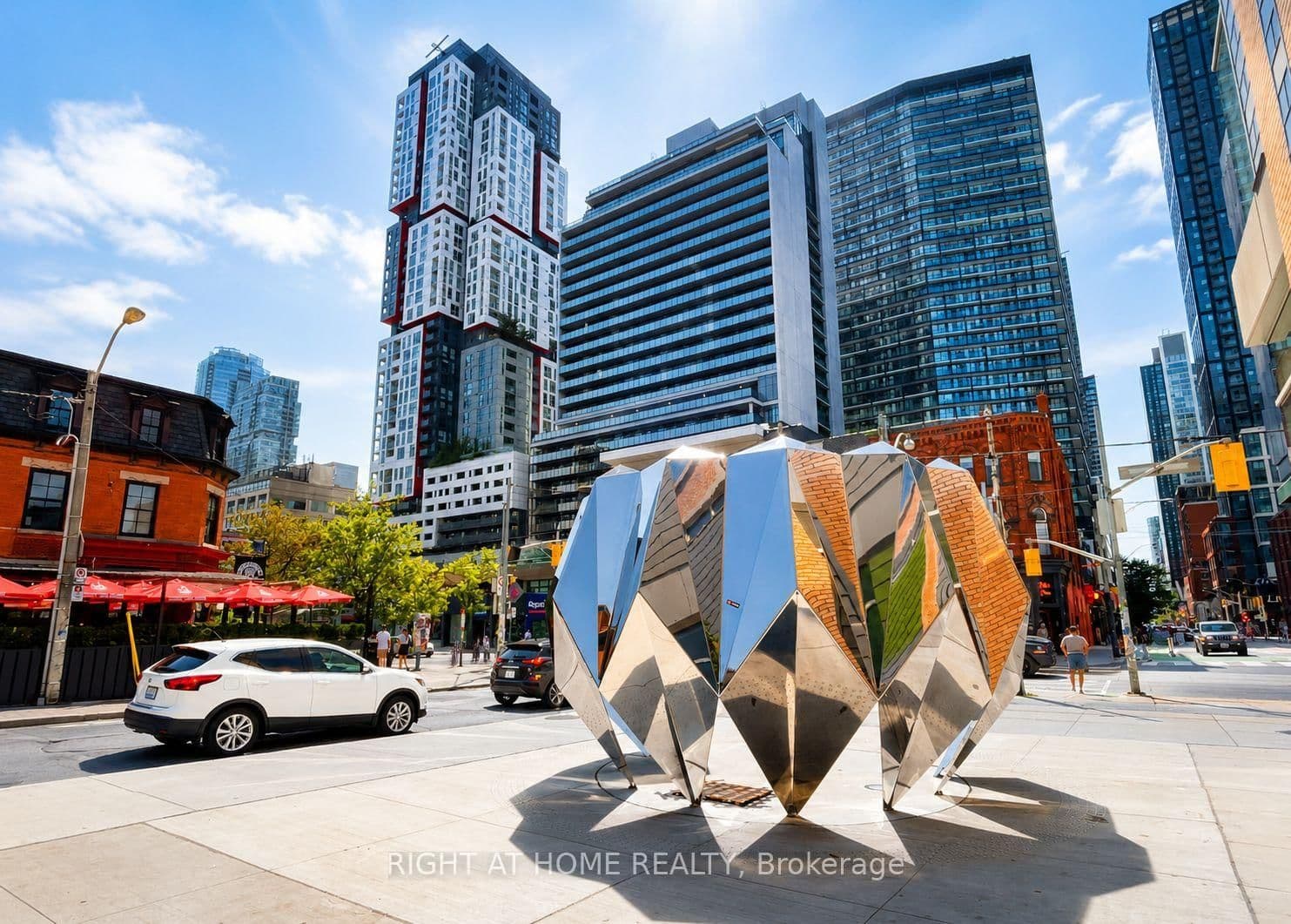318 Richmond Street W, Unit 1408 thumbnail 2