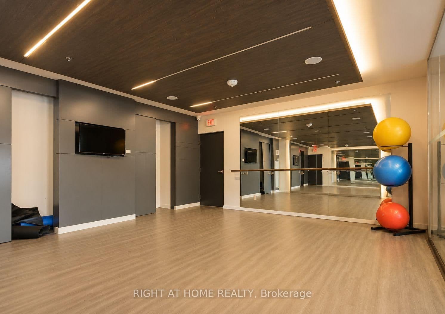 318 Richmond Street W, Unit 1408 thumbnail 23
