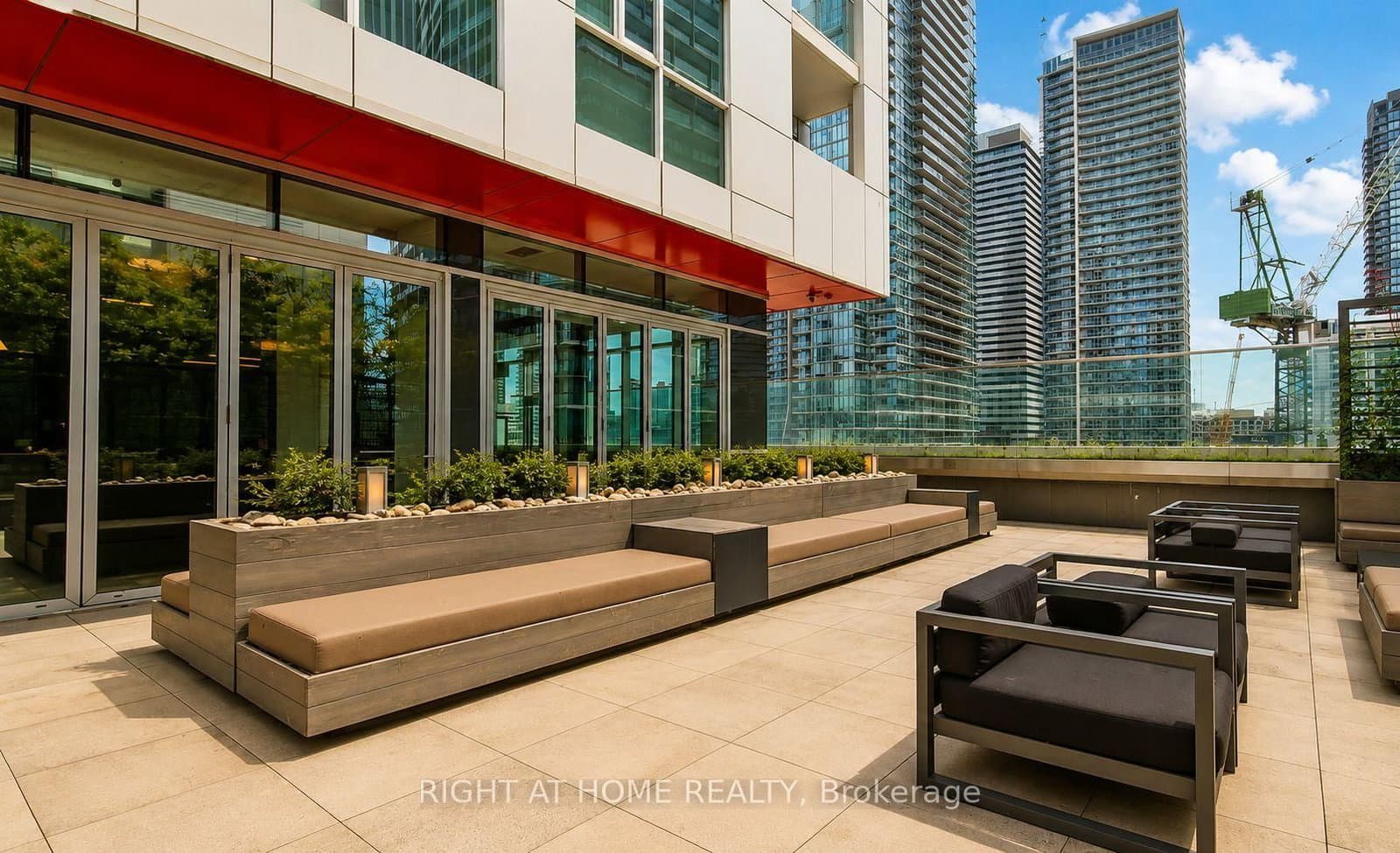 318 Richmond Street W, Unit 1408 thumbnail 27