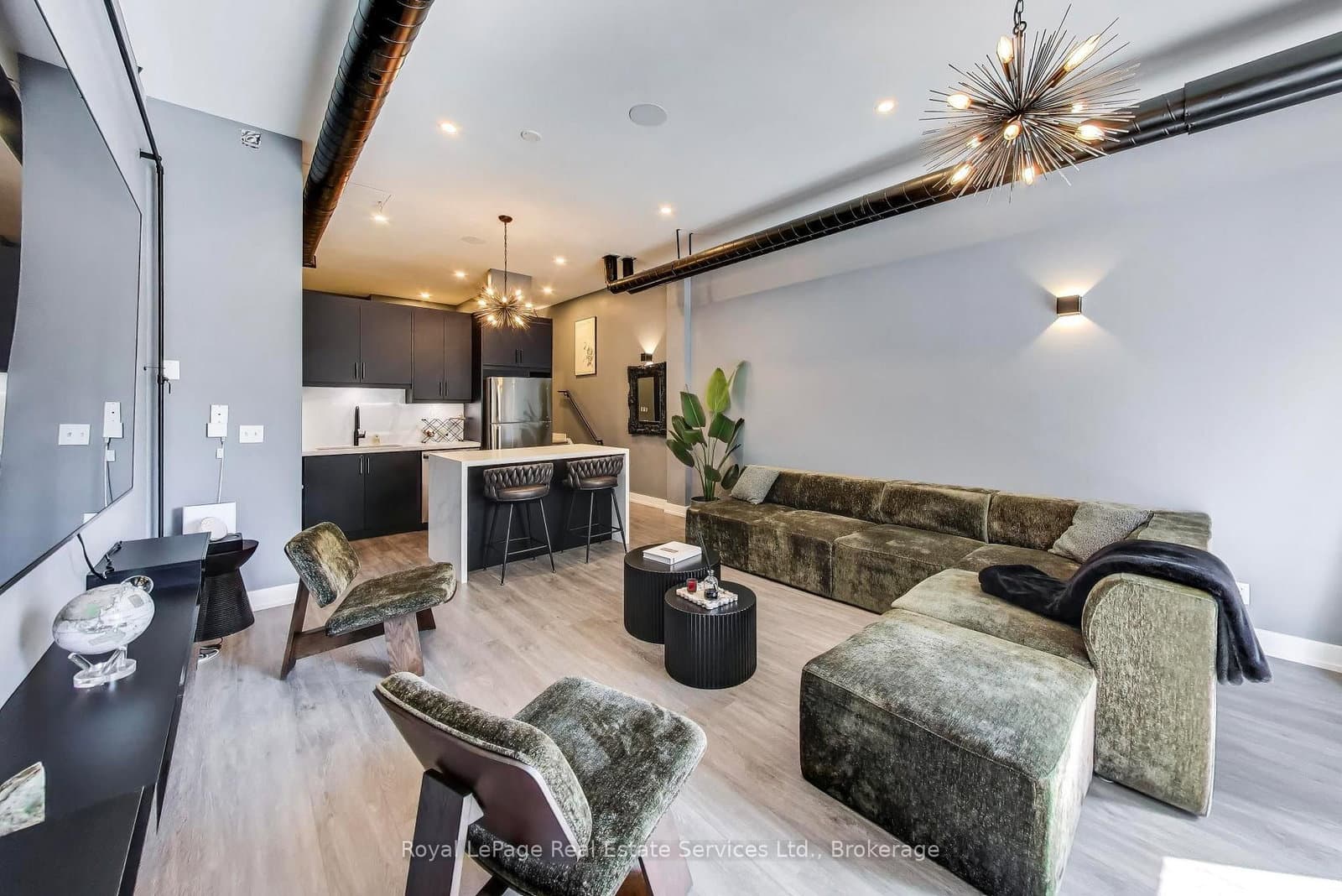766 King Street W, Unit 202 thumbnail 4