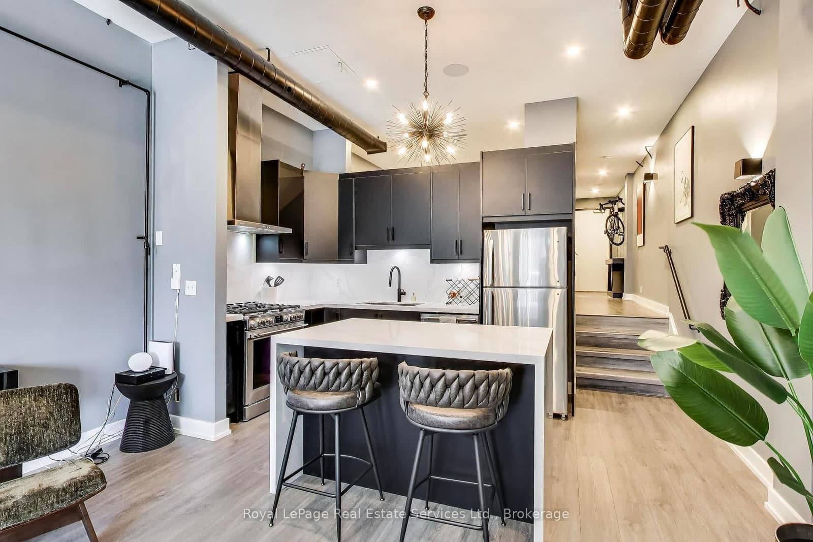 766 King Street W, Unit 202 thumbnail 6