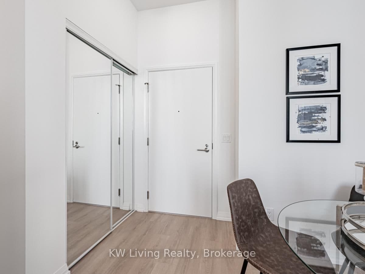 8 Widmer Street, Unit GPH3 thumbnail 2