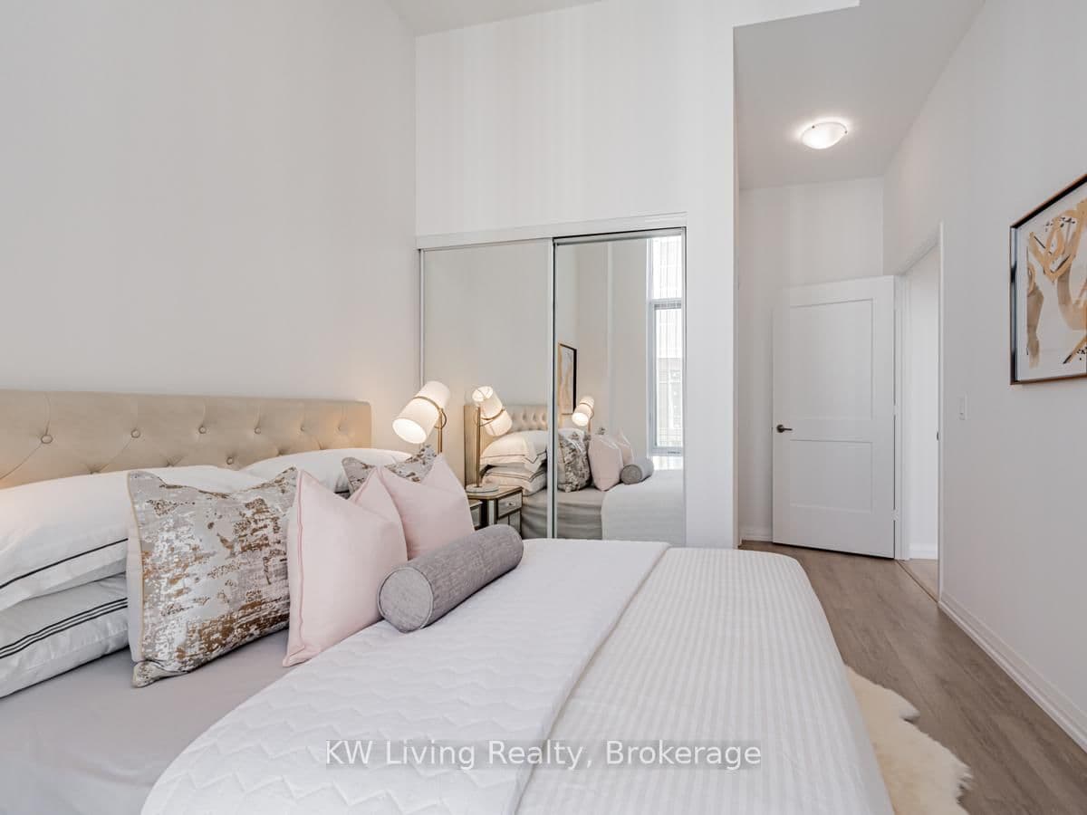 8 Widmer Street, Unit GPH3 thumbnail 20