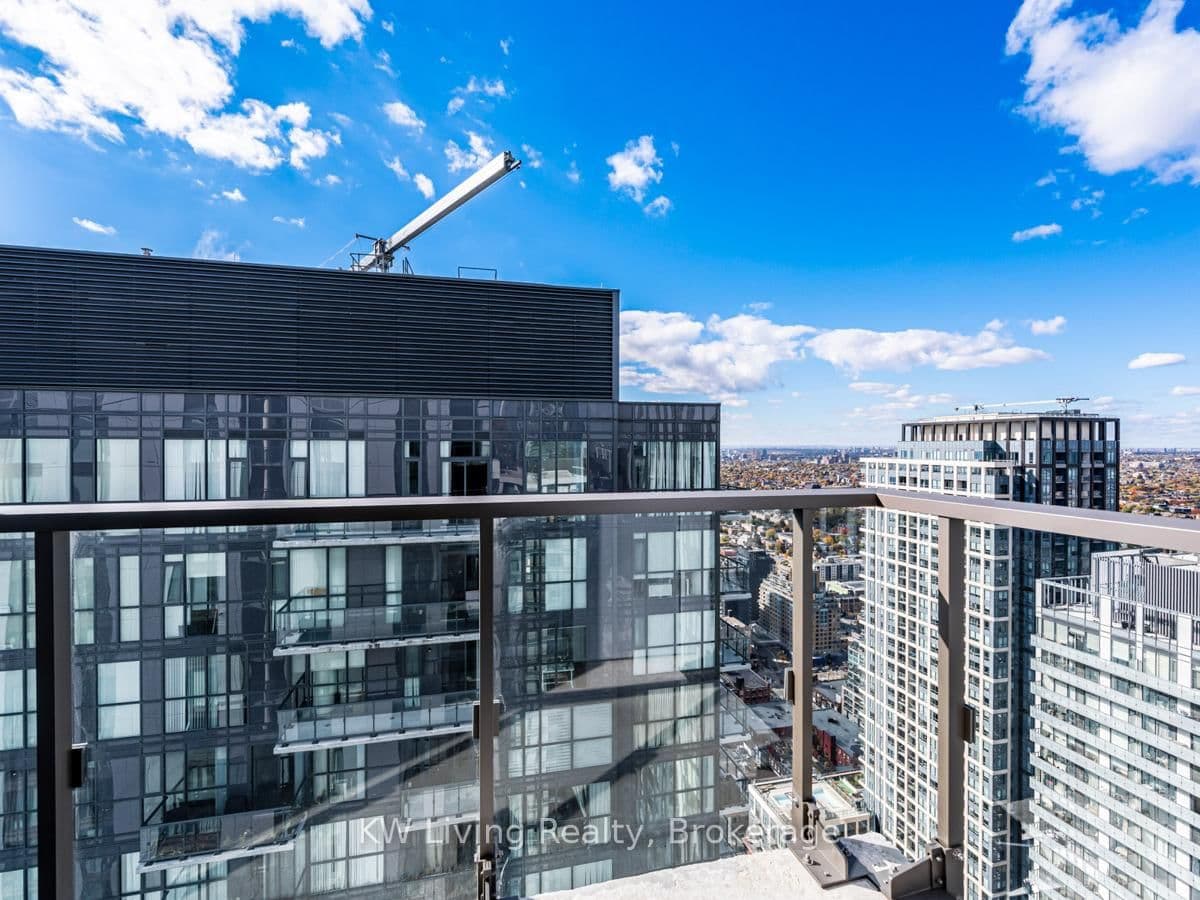 8 Widmer Street, Unit GPH3 thumbnail 24