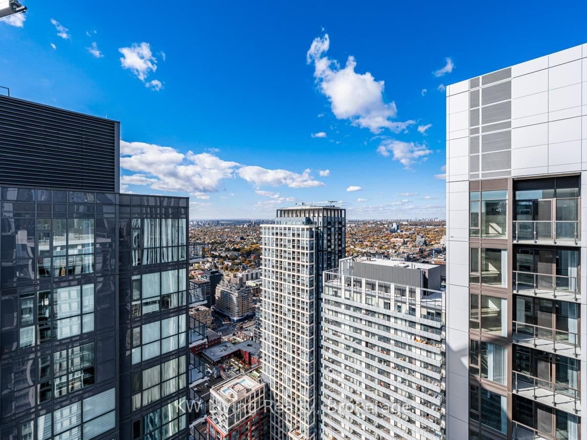 8 Widmer Street, Unit GPH3 thumbnail 25