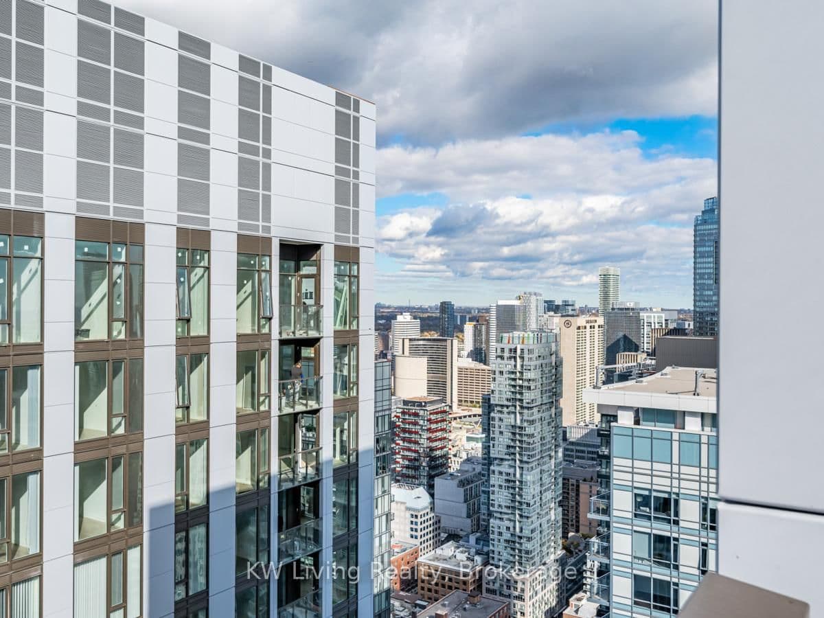 8 Widmer Street, Unit GPH3 thumbnail 27