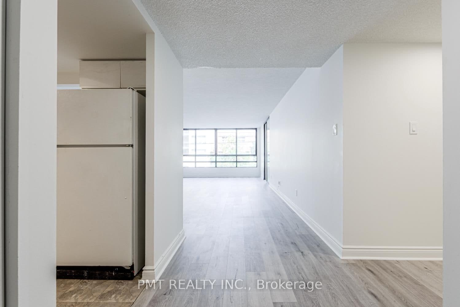 77 Carlton Street, Unit 202 thumbnail 7