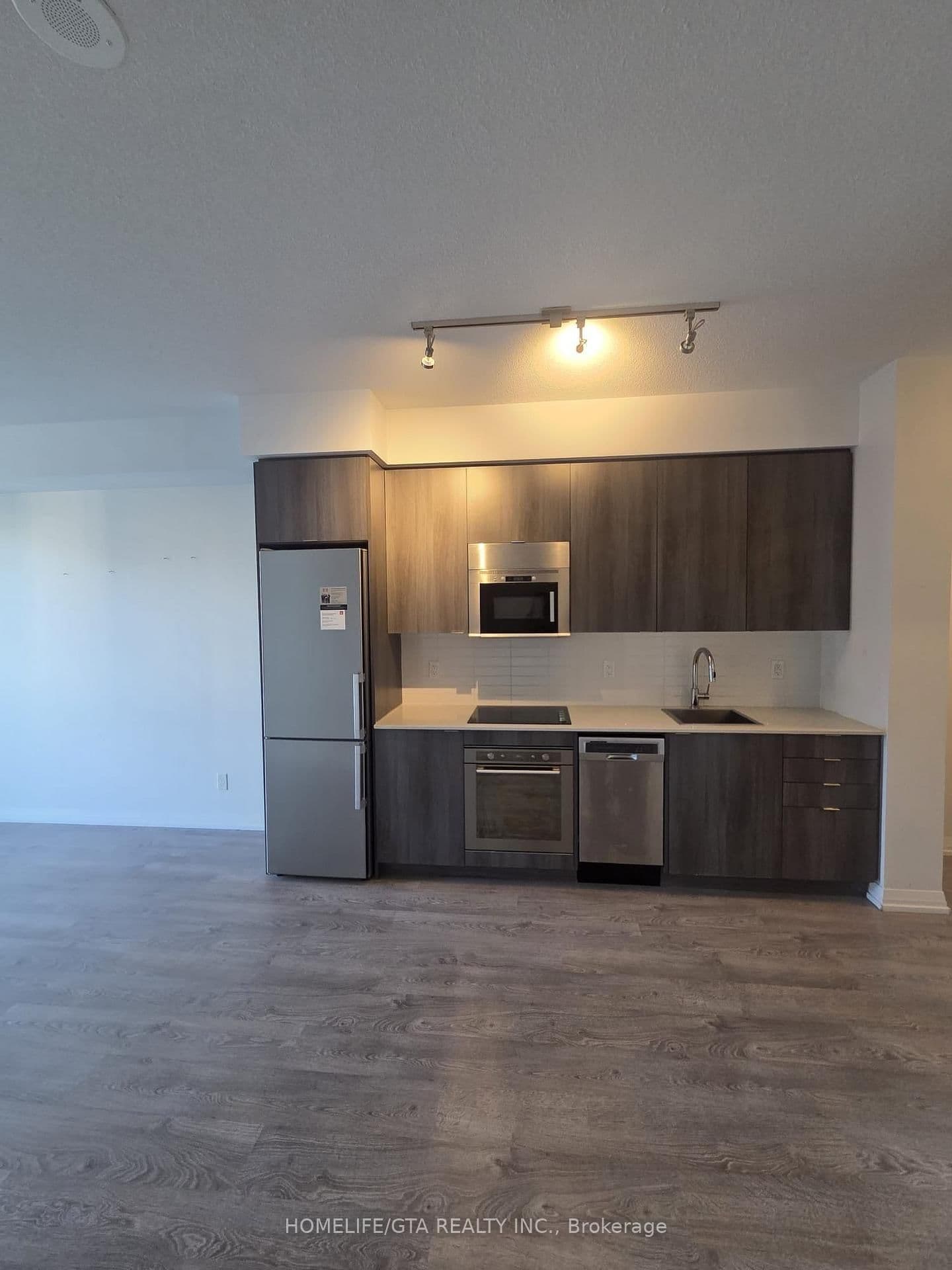 101 Erskine Avenue, Unit 2005 thumbnail 8