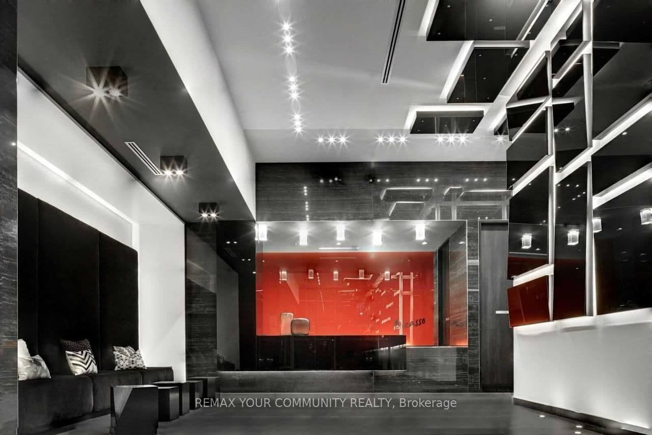 318 Richmond Street W, Unit 913 thumbnail 10