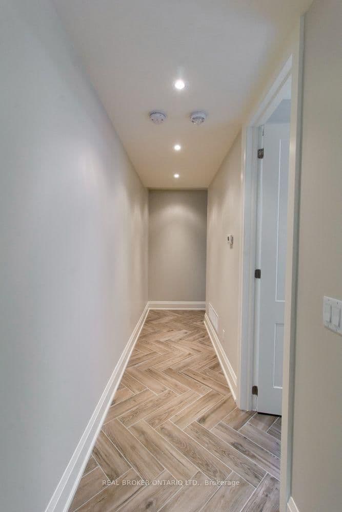 692 Mount Pleasant Road, Unit 2A thumbnail 7