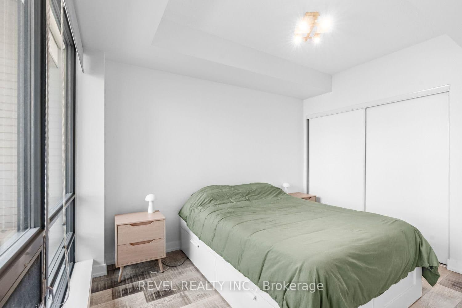 438 King Street W, Unit 1119 thumbnail 17
