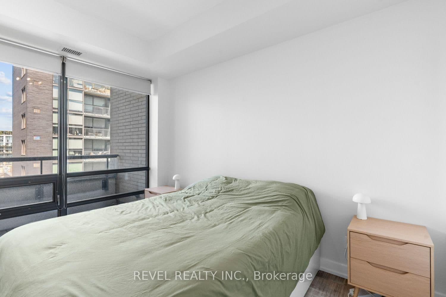 438 King Street W, Unit 1119 thumbnail 18