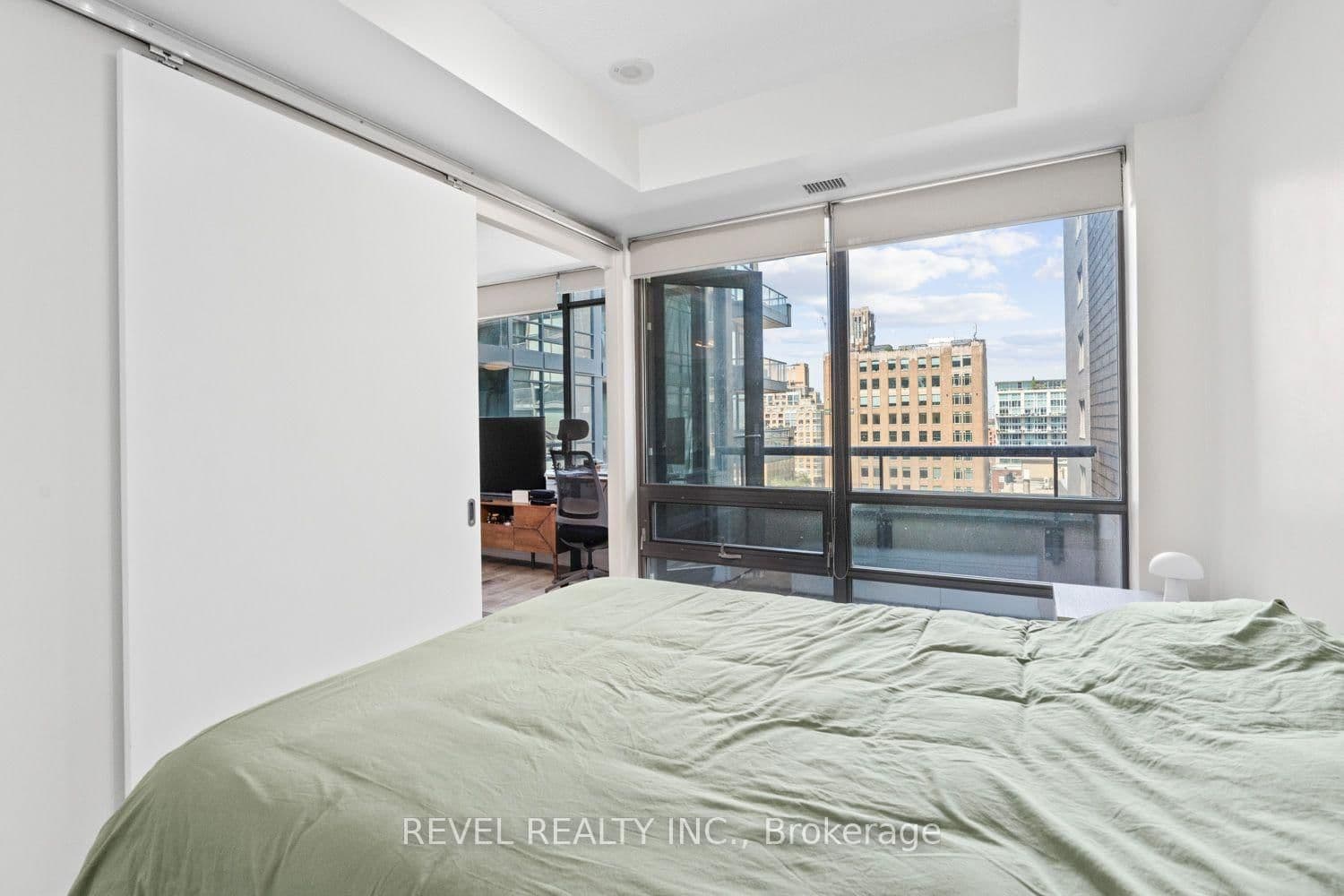438 King Street W, Unit 1119 thumbnail 19