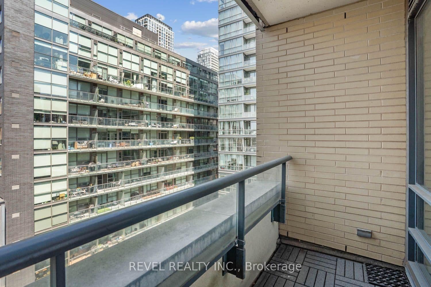 438 King Street W, Unit 1119 thumbnail 23