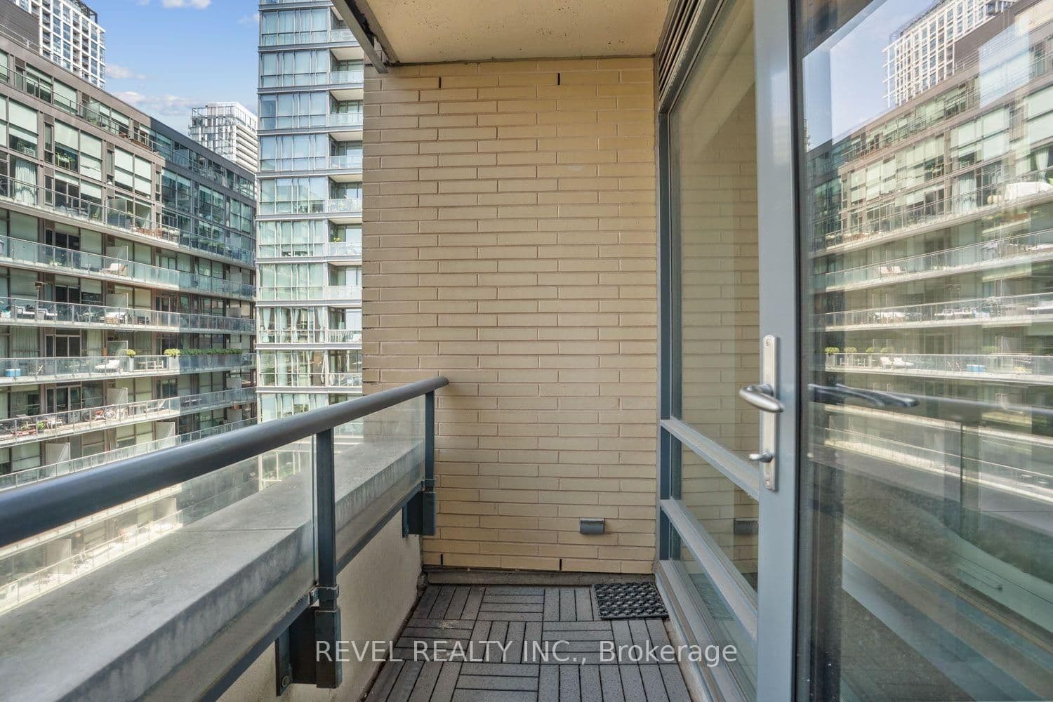 438 King Street W, Unit 1119 thumbnail 24