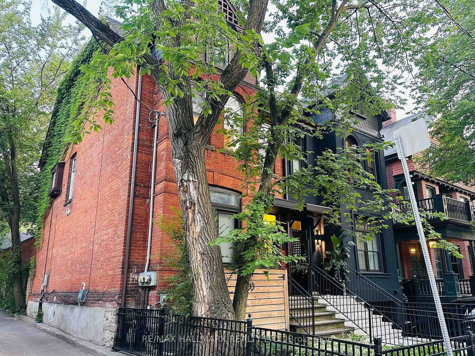 7 Bernard Avenue, Unit 2 thumbnail 2