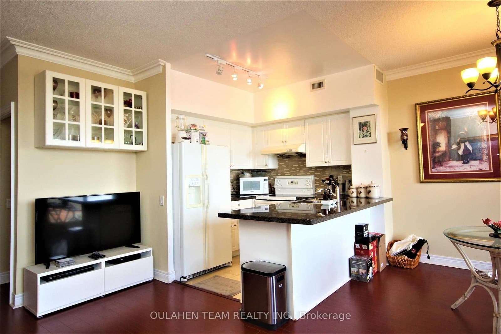 1 Clairtrell Road, Unit 1007 thumbnail 3