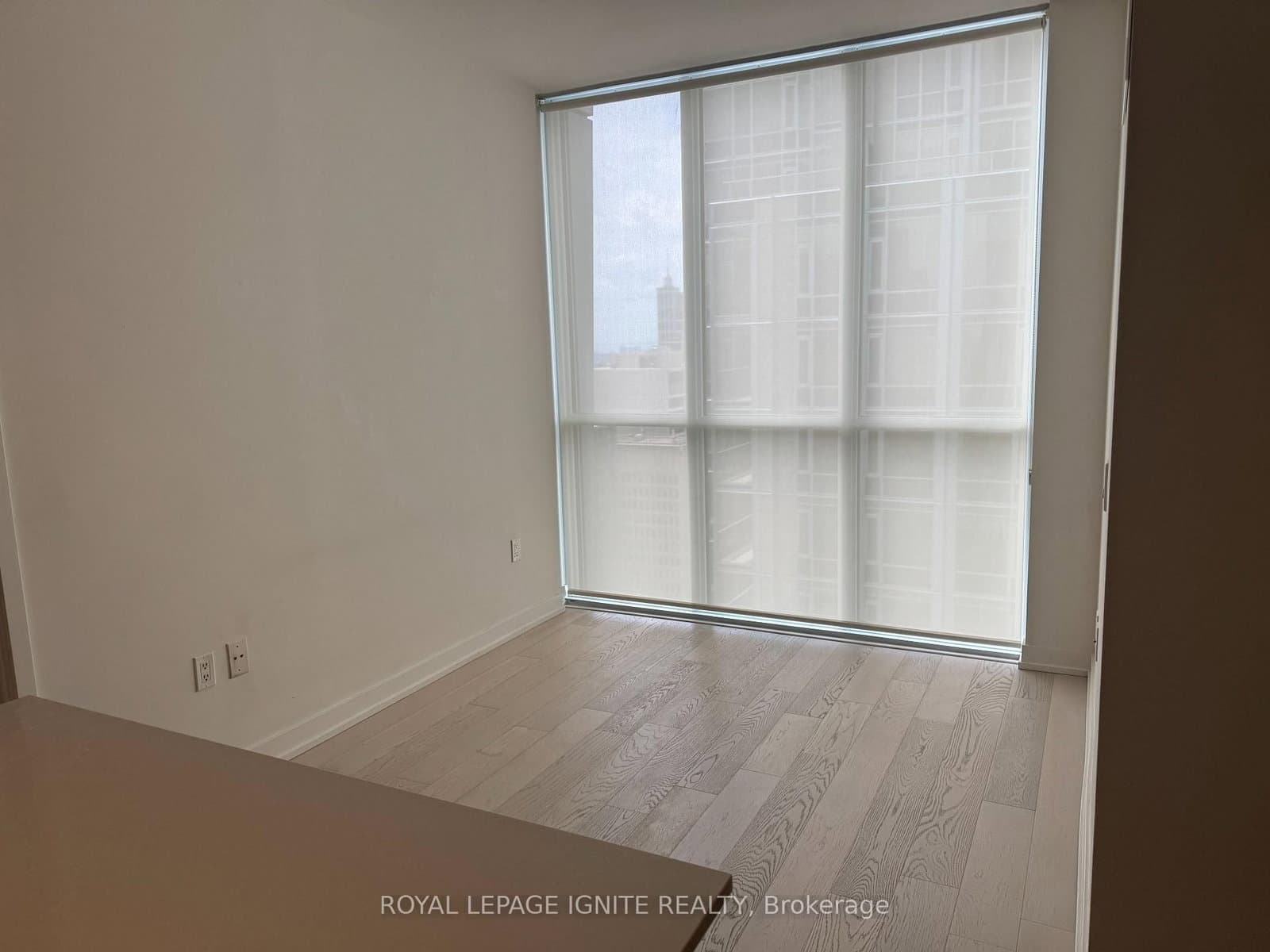1 Yorkville Avenue, Unit 2402 thumbnail 11