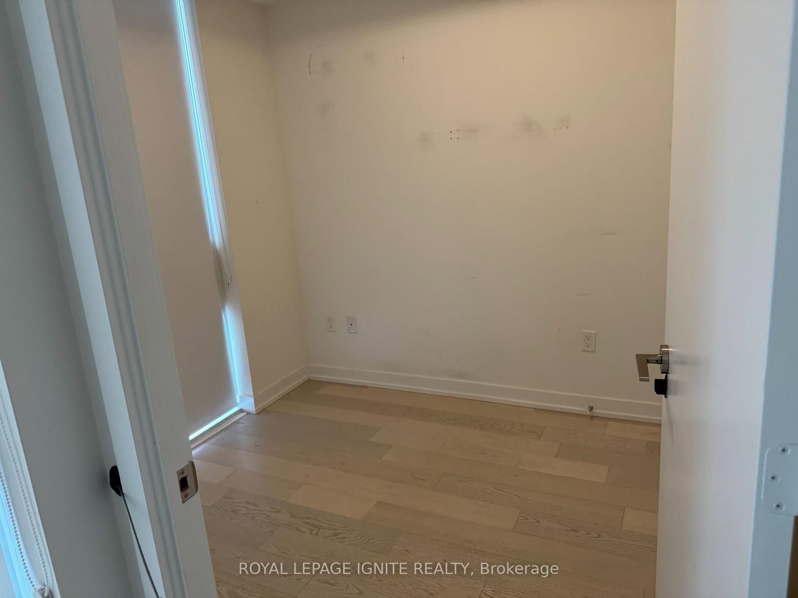 1 Yorkville Avenue, Unit 2402 thumbnail 13