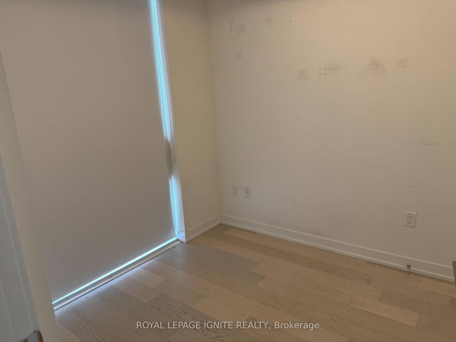 1 Yorkville Avenue, Unit 2402 thumbnail 14