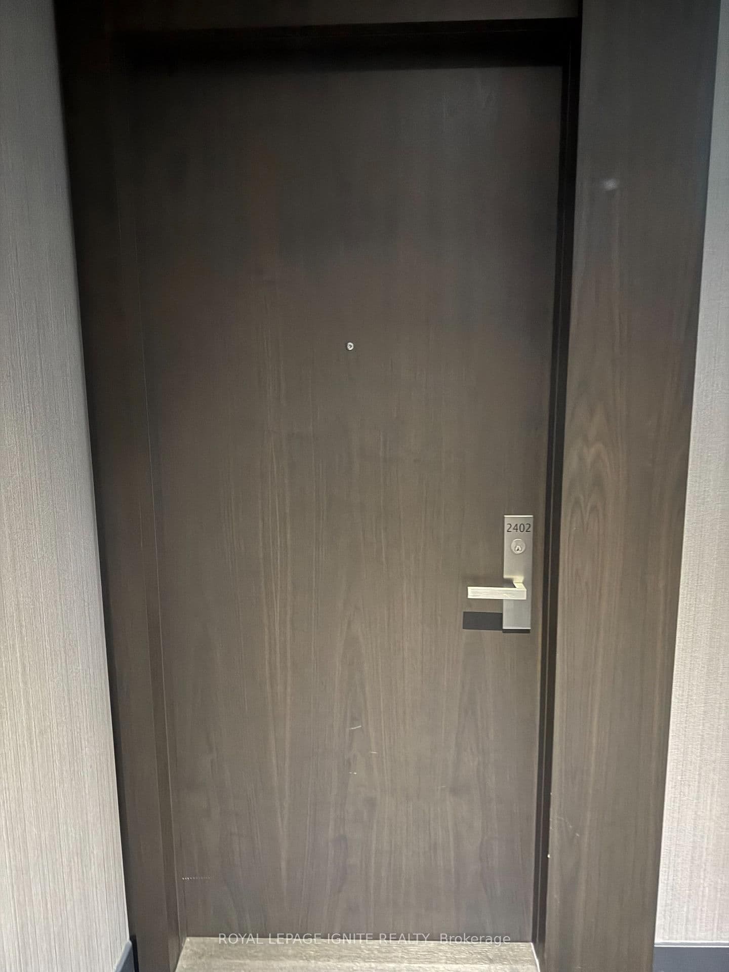 1 Yorkville Avenue, Unit 2402 thumbnail 22