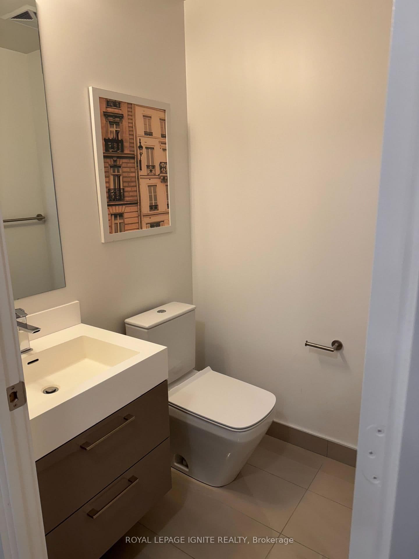 1 Yorkville Avenue, Unit 2402 thumbnail 8