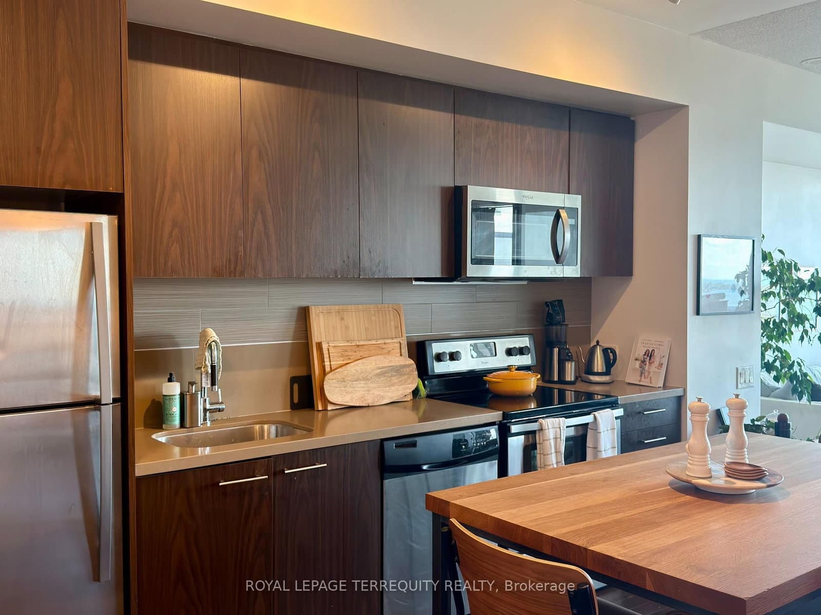 390 Cherry Street, Unit 1809 thumbnail 4